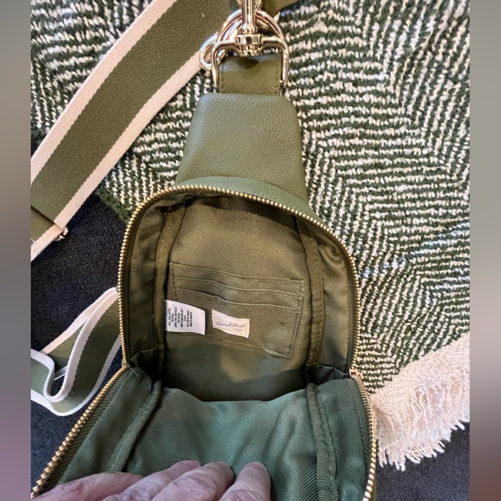 Sling Pack Hand Bag- Universal Thread Crossbody G… - image 2